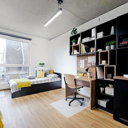 Shed Living Krakow Aparthotel Luaran gambar