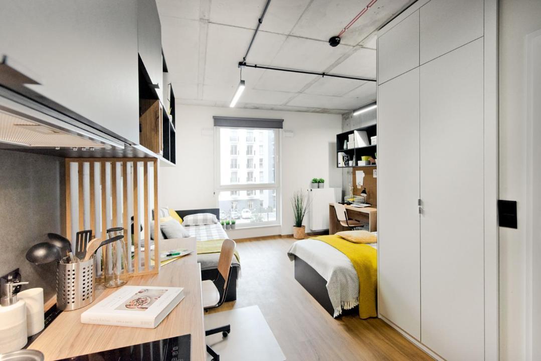 Shed Living Krakow Aparthotel Luaran gambar