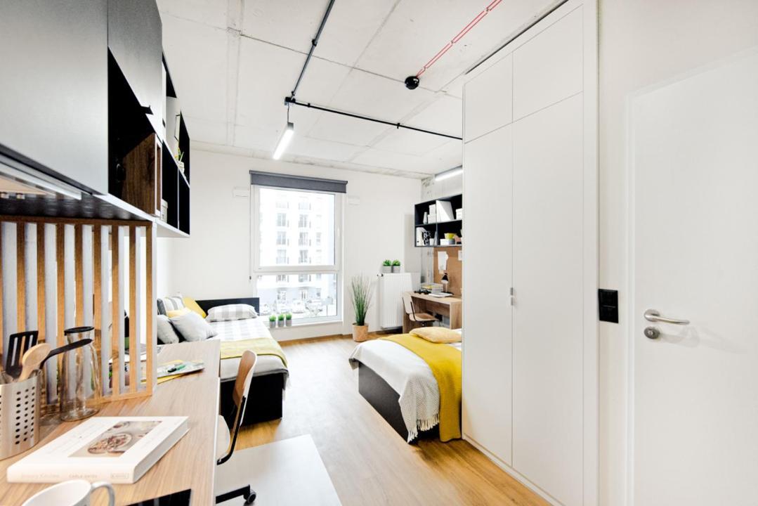 Shed Living Krakow Aparthotel Luaran gambar