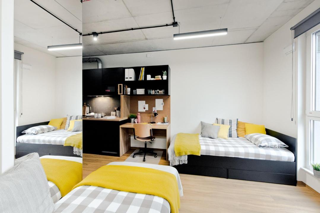 Shed Living Krakow Aparthotel Luaran gambar