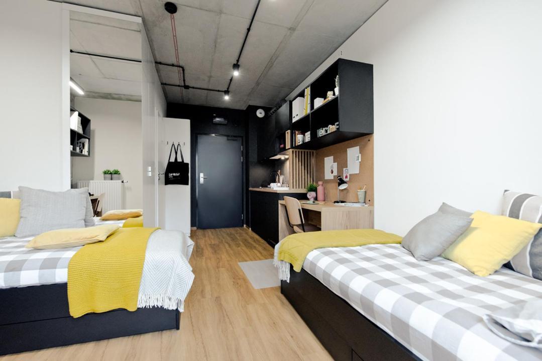 Shed Living Krakow Aparthotel Luaran gambar