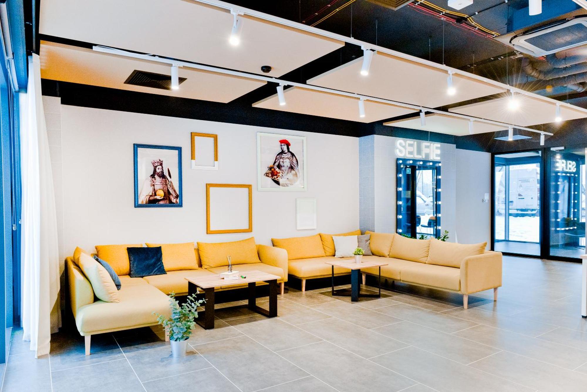 Shed Living Krakow Aparthotel Luaran gambar