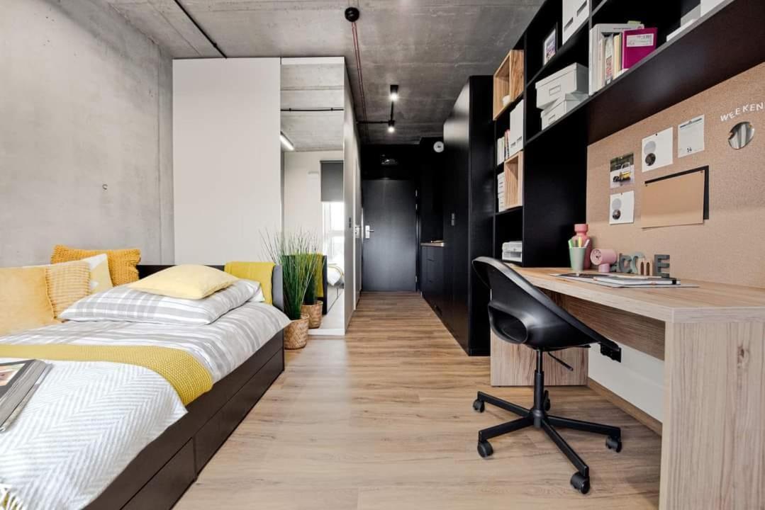Shed Living Krakow Aparthotel Luaran gambar